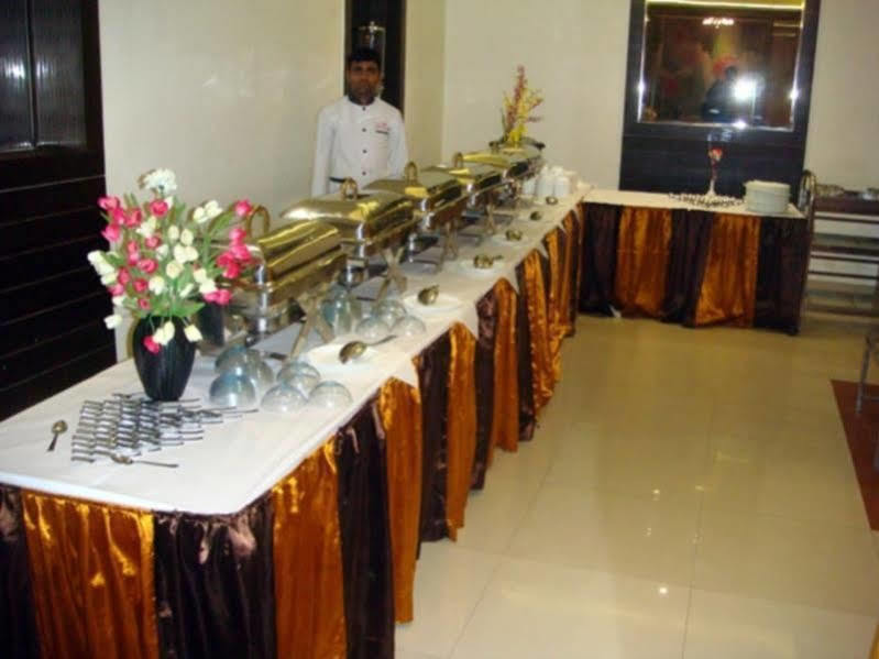 Hotel Poonam Plaza Agra  Exteriér fotografie
